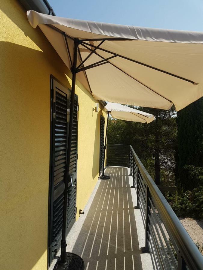 Villa Niva Vir Exterior foto